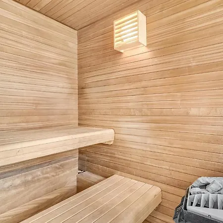 Dom wakacyjny Beautiful In Rm With 3 Bedrooms, Sauna And Wifi