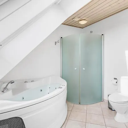 Beautiful In Rm With 3 Bedrooms, Sauna And Wifi Havneby